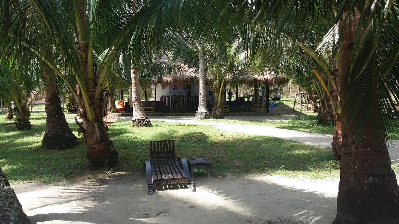 Peace & Love Beach Club Roxas  Bagian luar foto